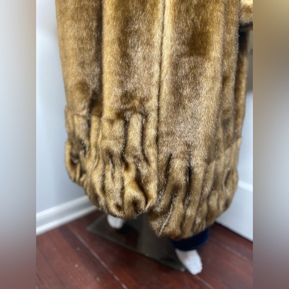 Vintage Pamela McCoy Luxurious Faux Fur Coat in Rich Brown - Picture 3 of 7